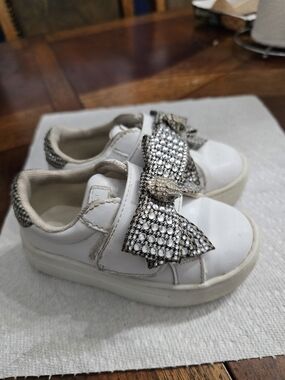 Kurt Geiger White Kids Sneakers with Crystal Bow